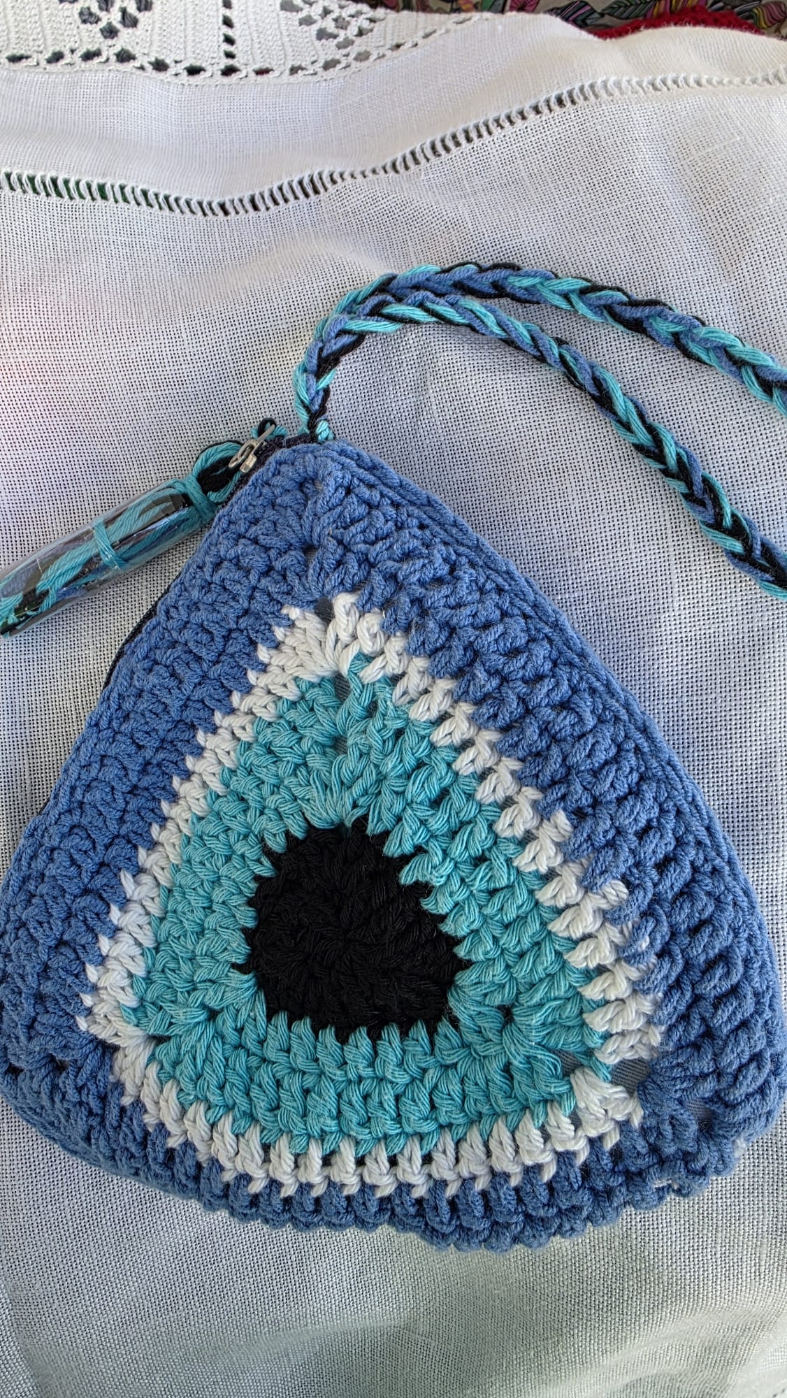 Bolso de ganchillo en hilo