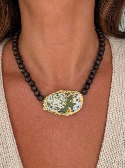 3. Collares artesanales con conchas de ostiones con decoupage