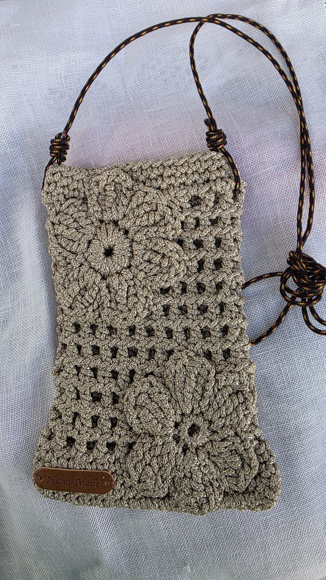 Bolso de ganchillo portamóvil