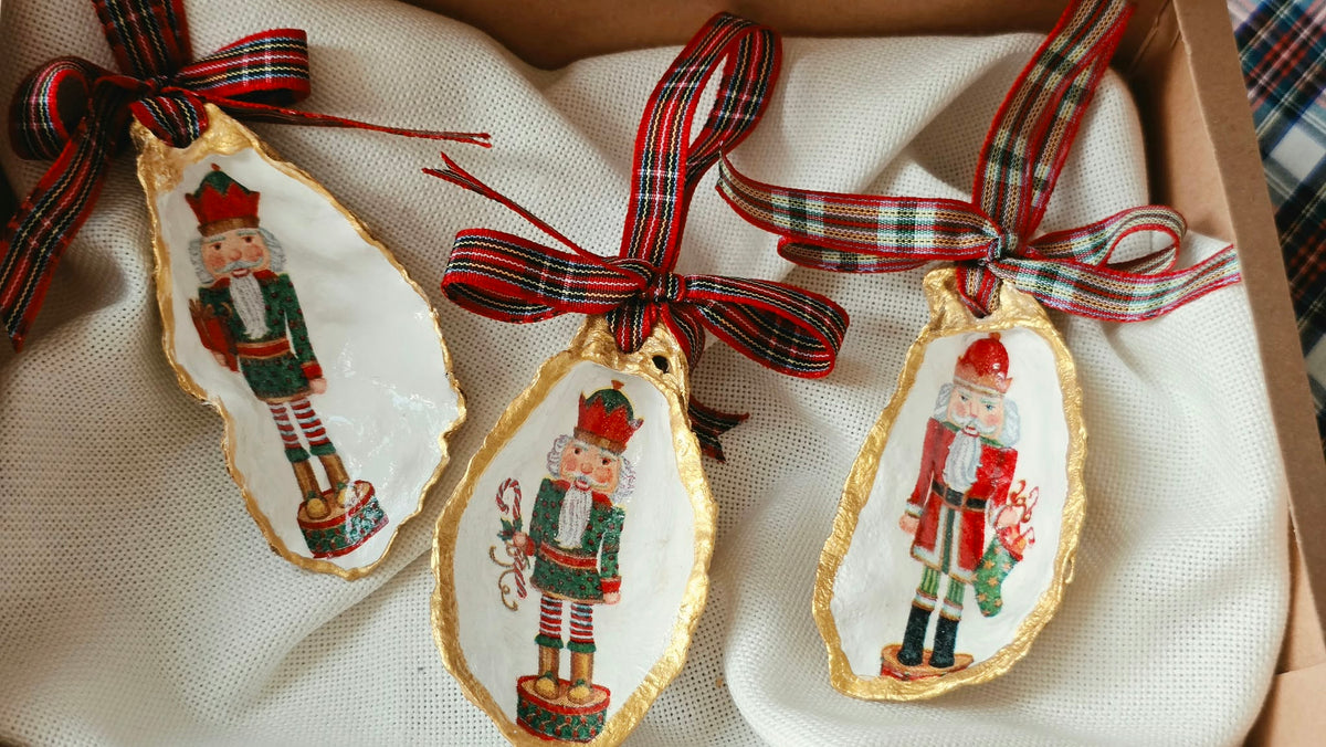 ADORNOS NAVIDEÑOS CON CONCHAS DE OSTIONES