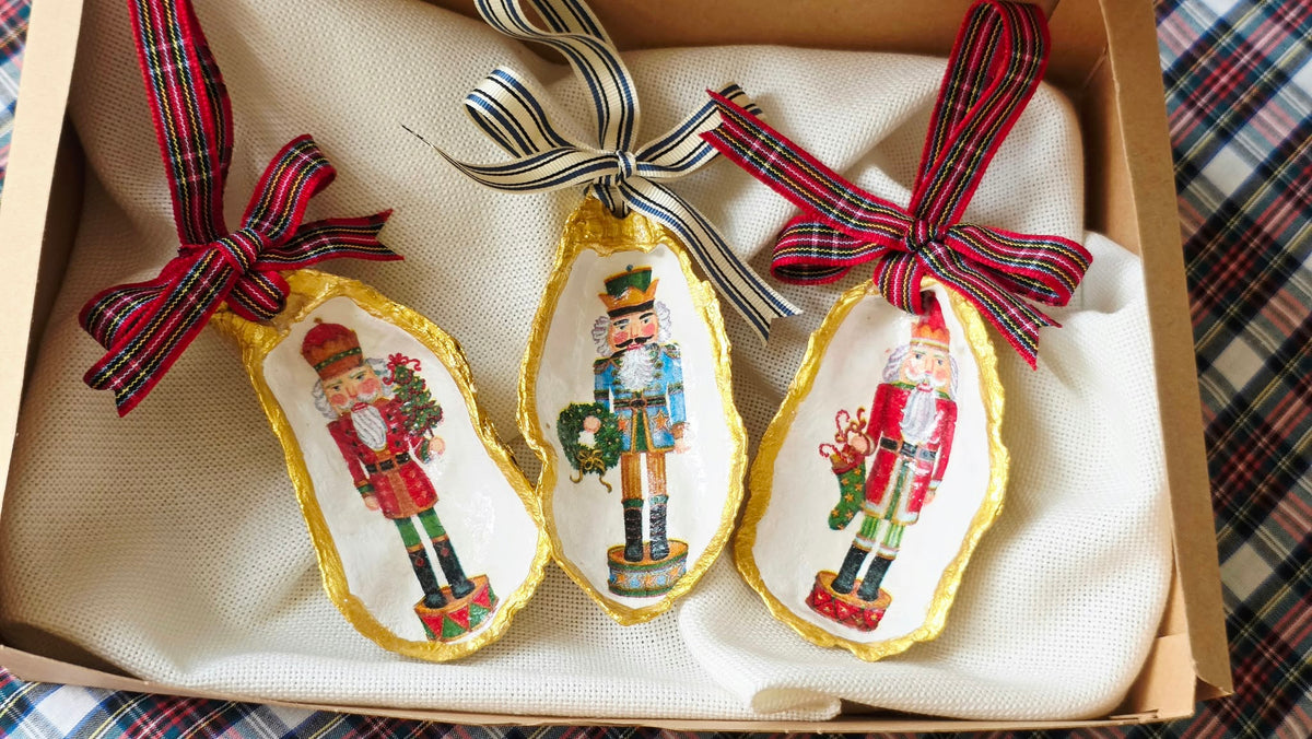 ADORNOS NAVIDEÑOS CON CONCHAS DE OSTIONES