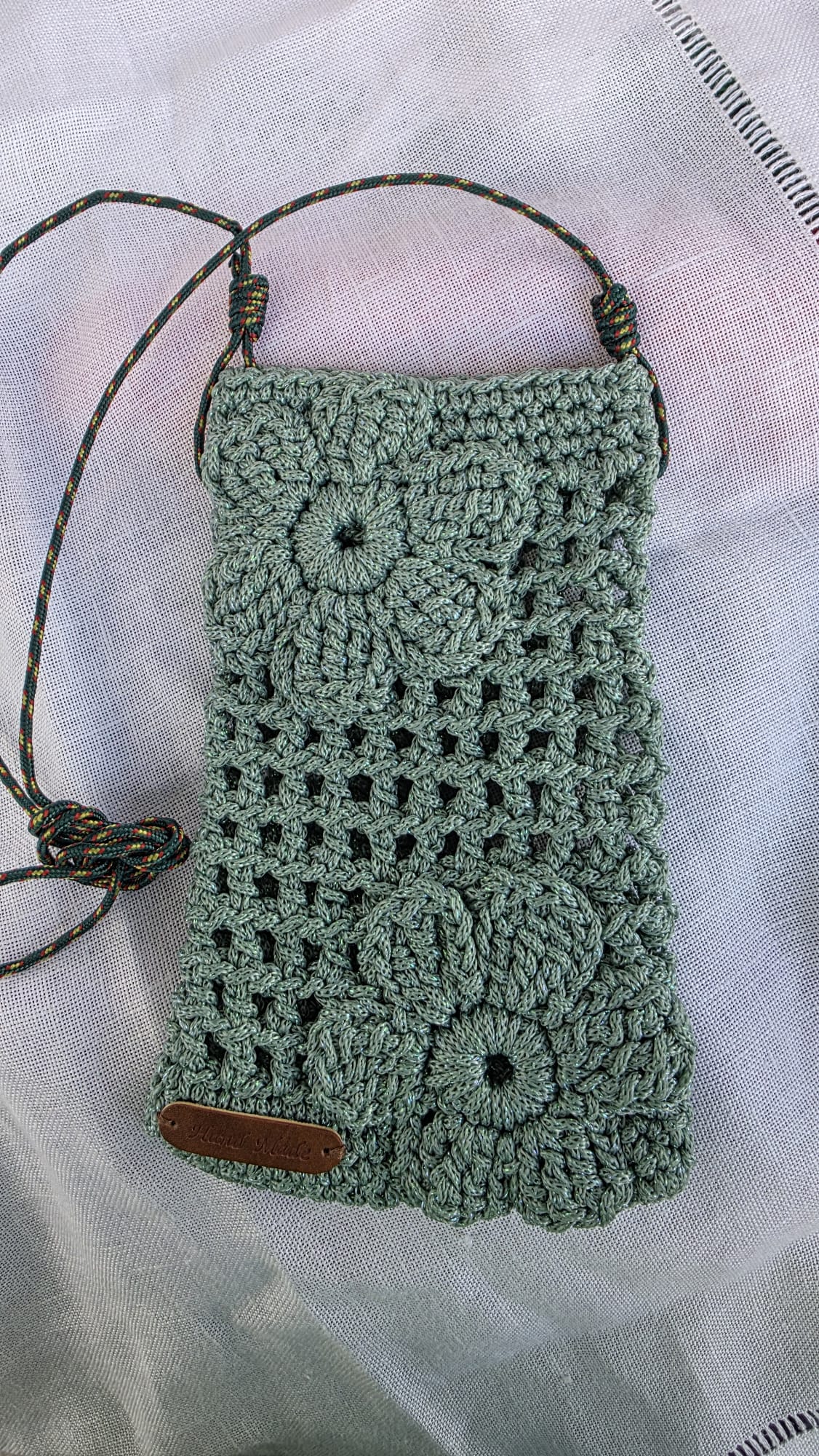 Bolso de ganchillo portamóvil