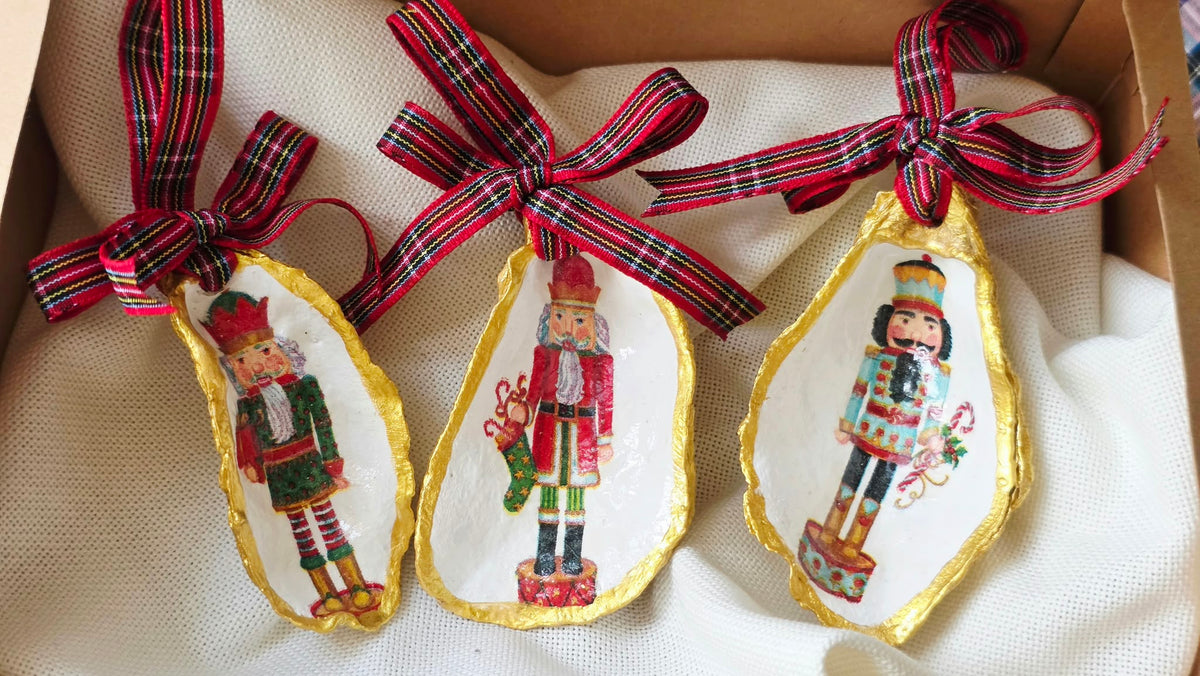 ADORNOS NAVIDEÑOS CON CONCHAS DE OSTIONES