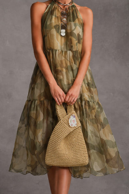 Bolso de ganchillo hecho a mano con hilo reciclado y concha decorativa de ostión con decoupage, bolso artesanal sostenible estilo boho.