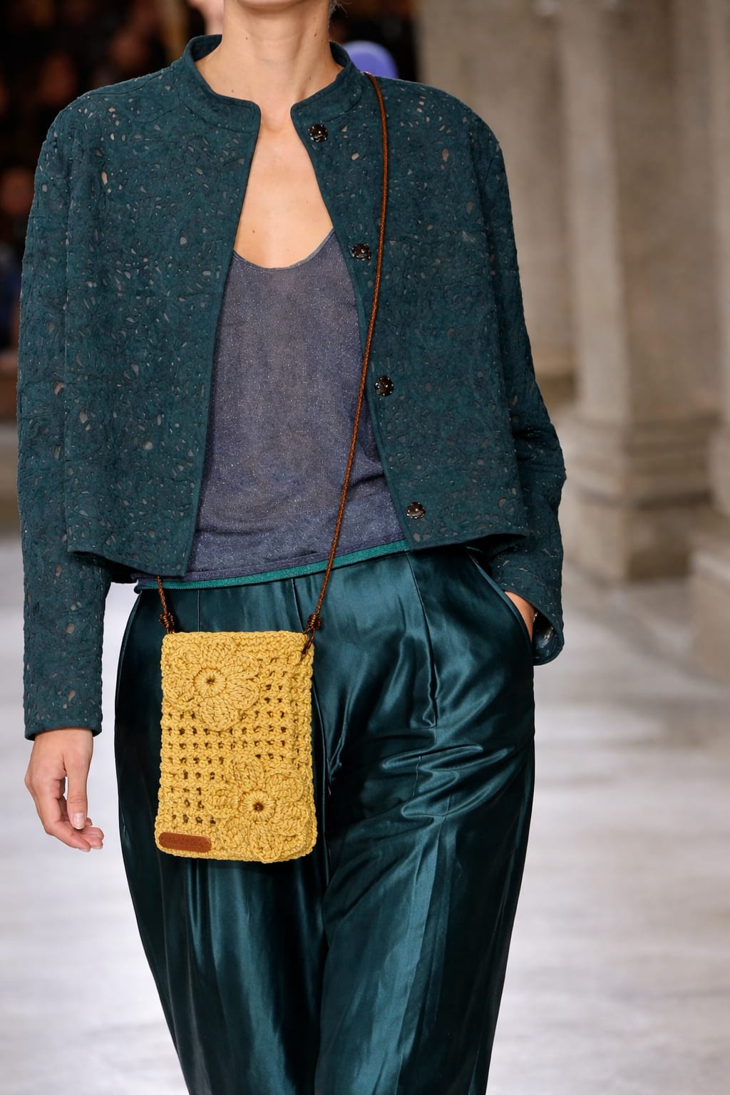 Bolso de ganchillo portamóvil